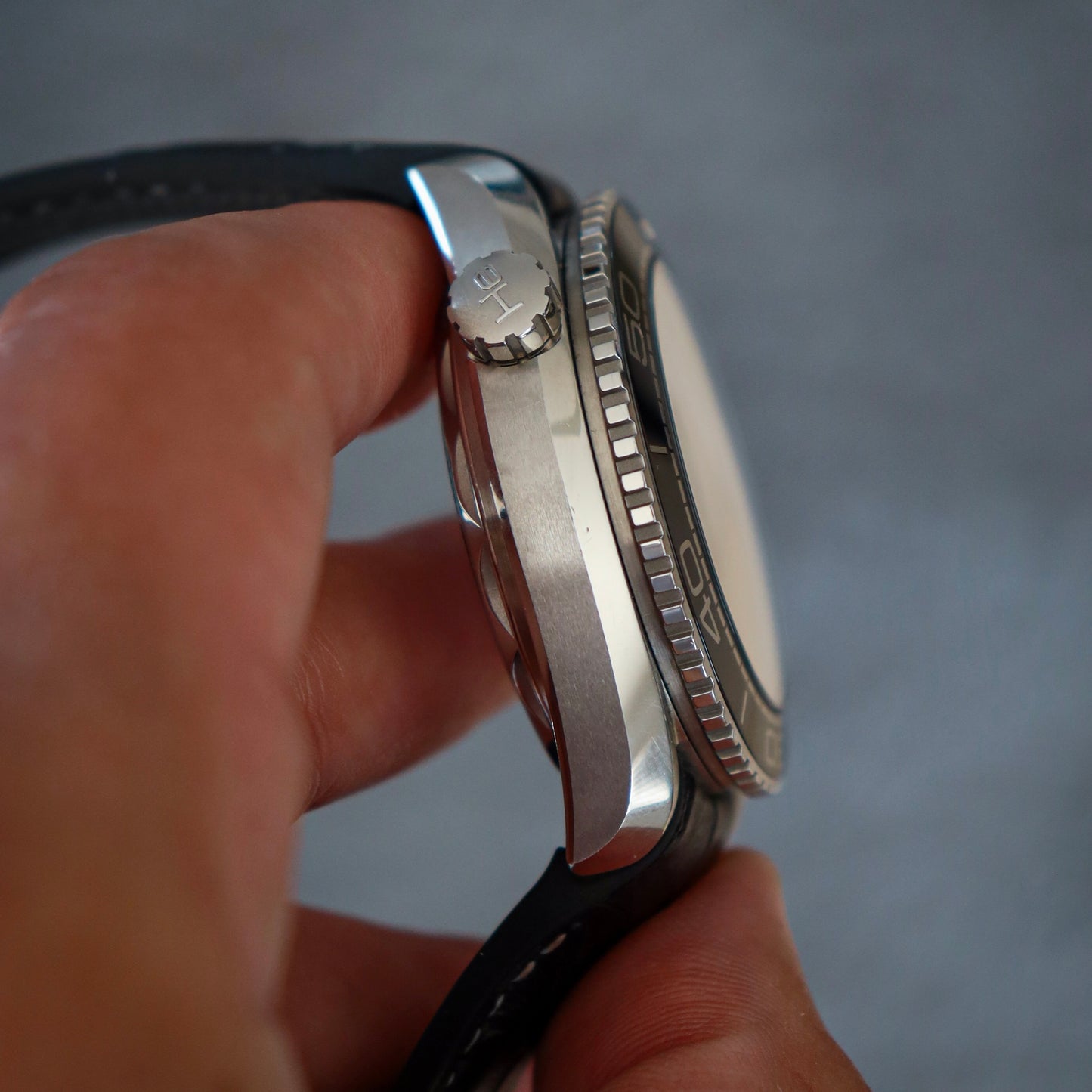 Omega Seamaster Planet Ocean 215.33.44.21.01.001