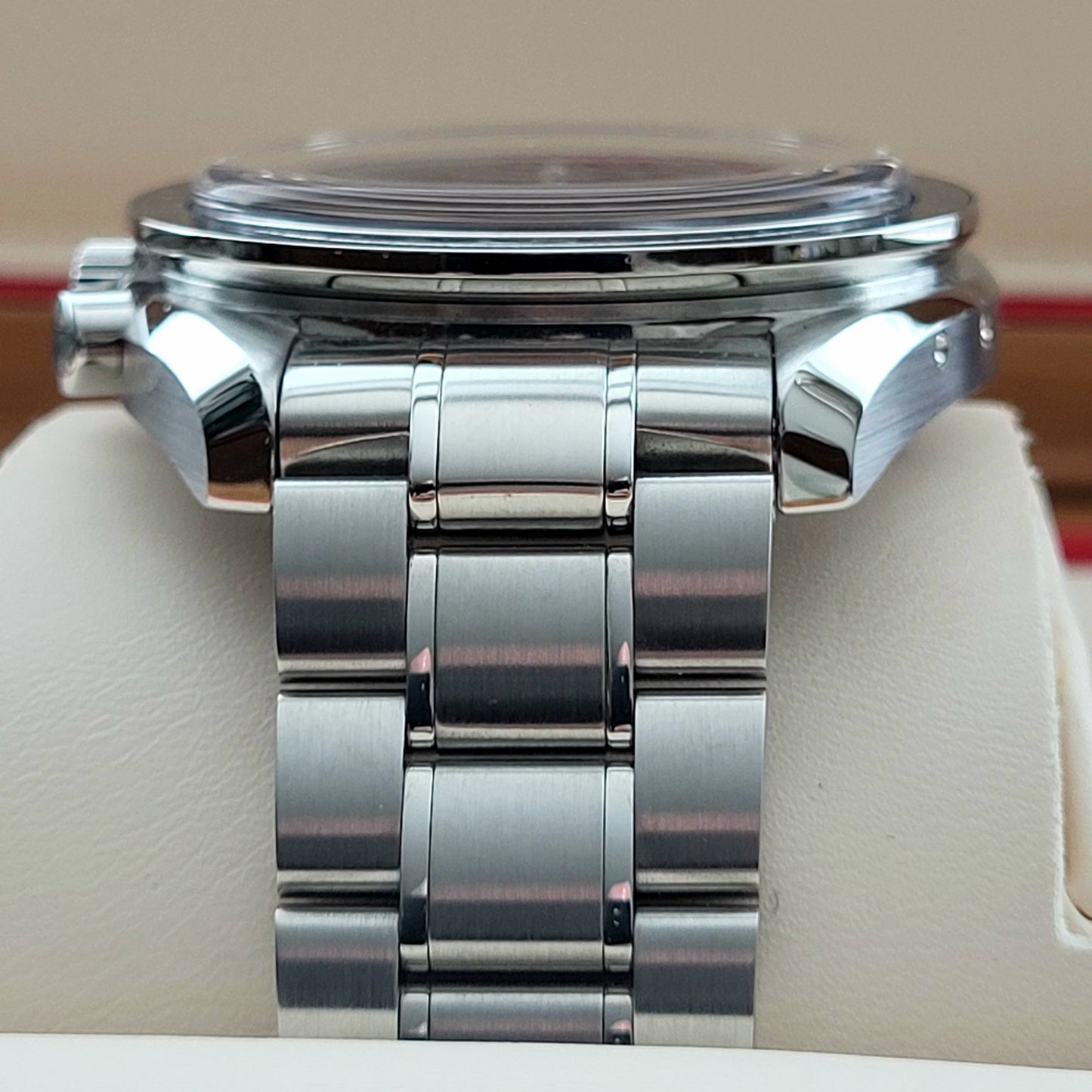 Omega Speedmaster Moonphase Aventurine 311.30.44.32.01.001