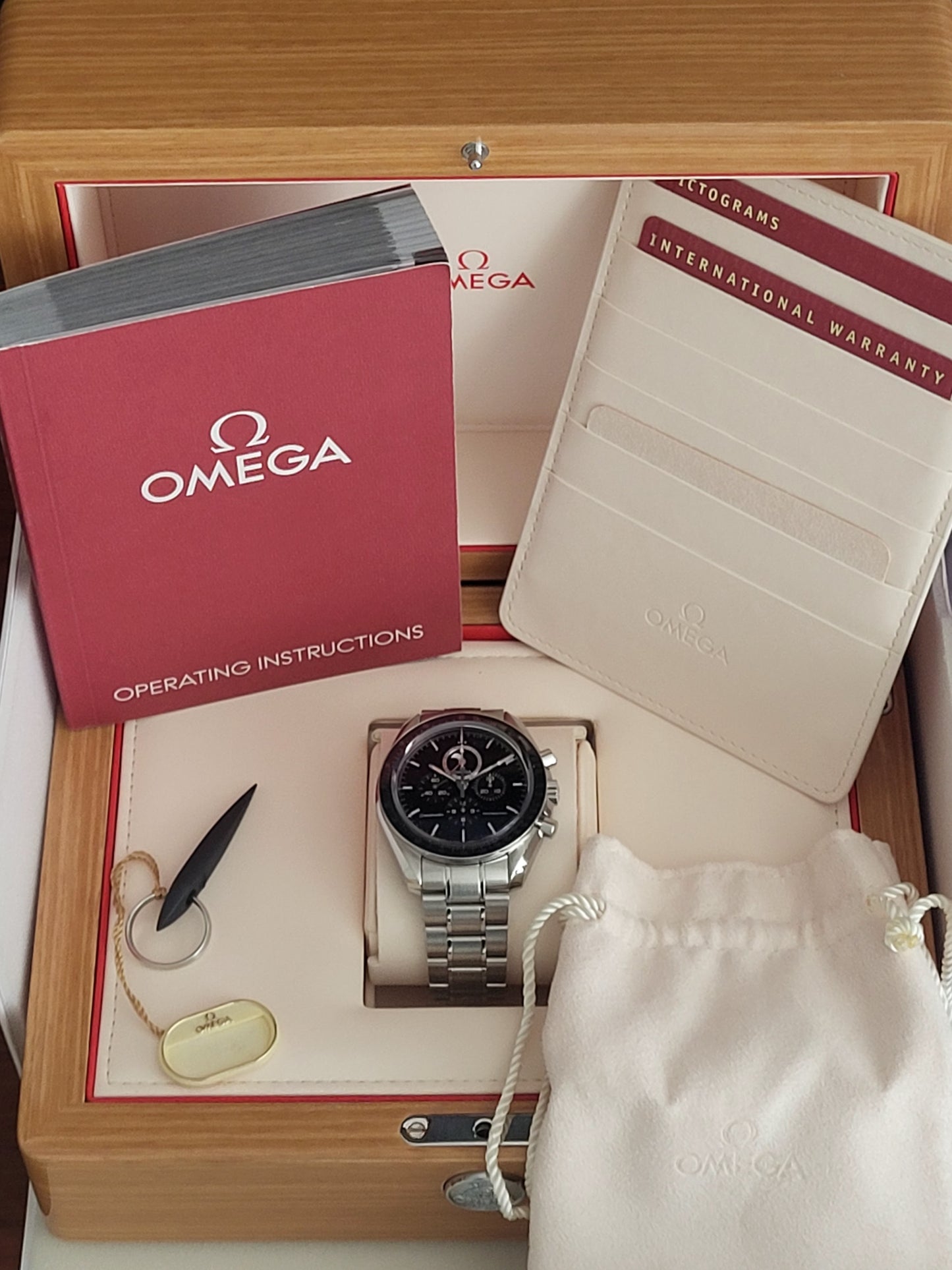 Omega Speedmaster Moonphase Aventurine 311.30.44.32.01.001