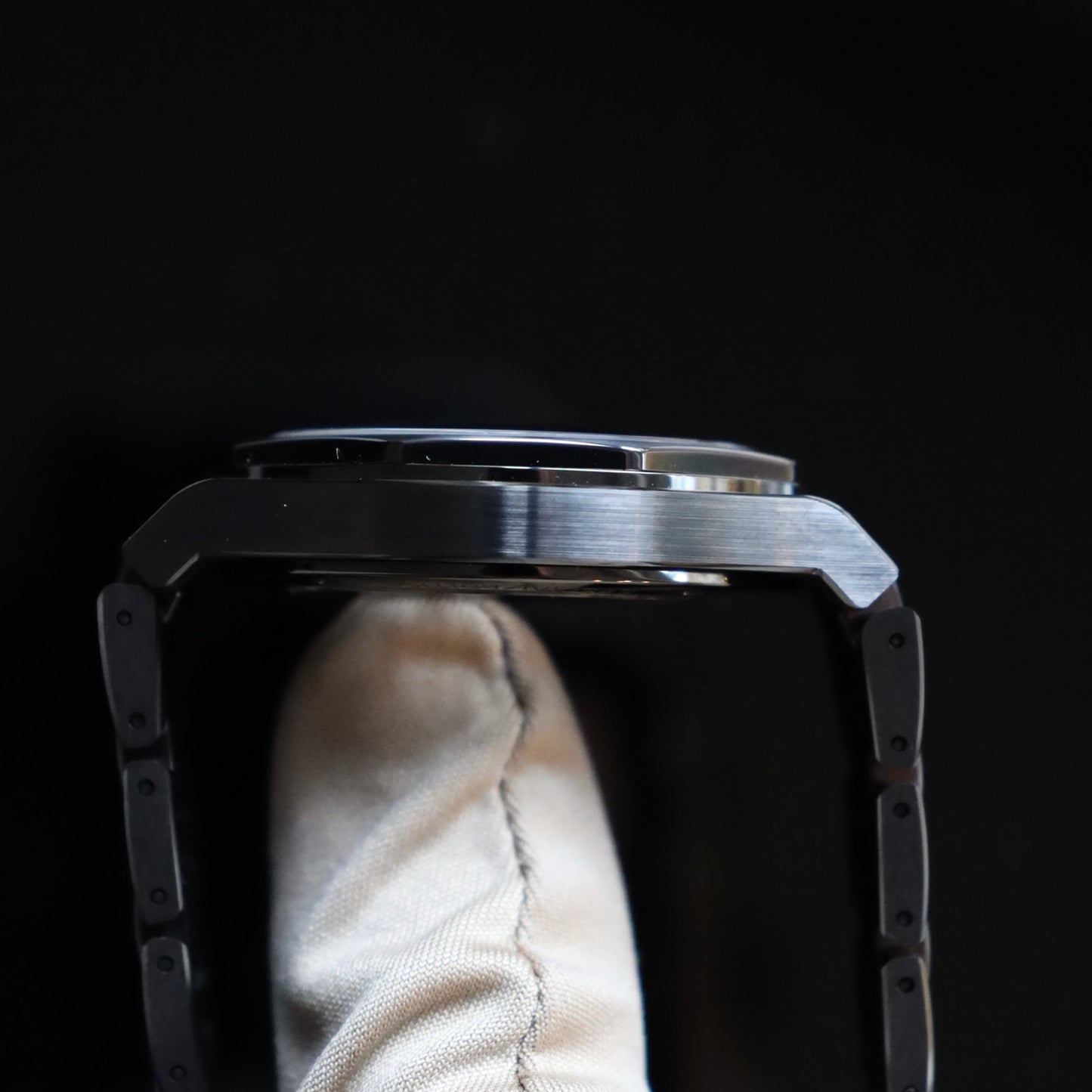 Girard Perregaux Laureato Skeleton "Earth to Sky" Black Ceramic 81015-32-176032A