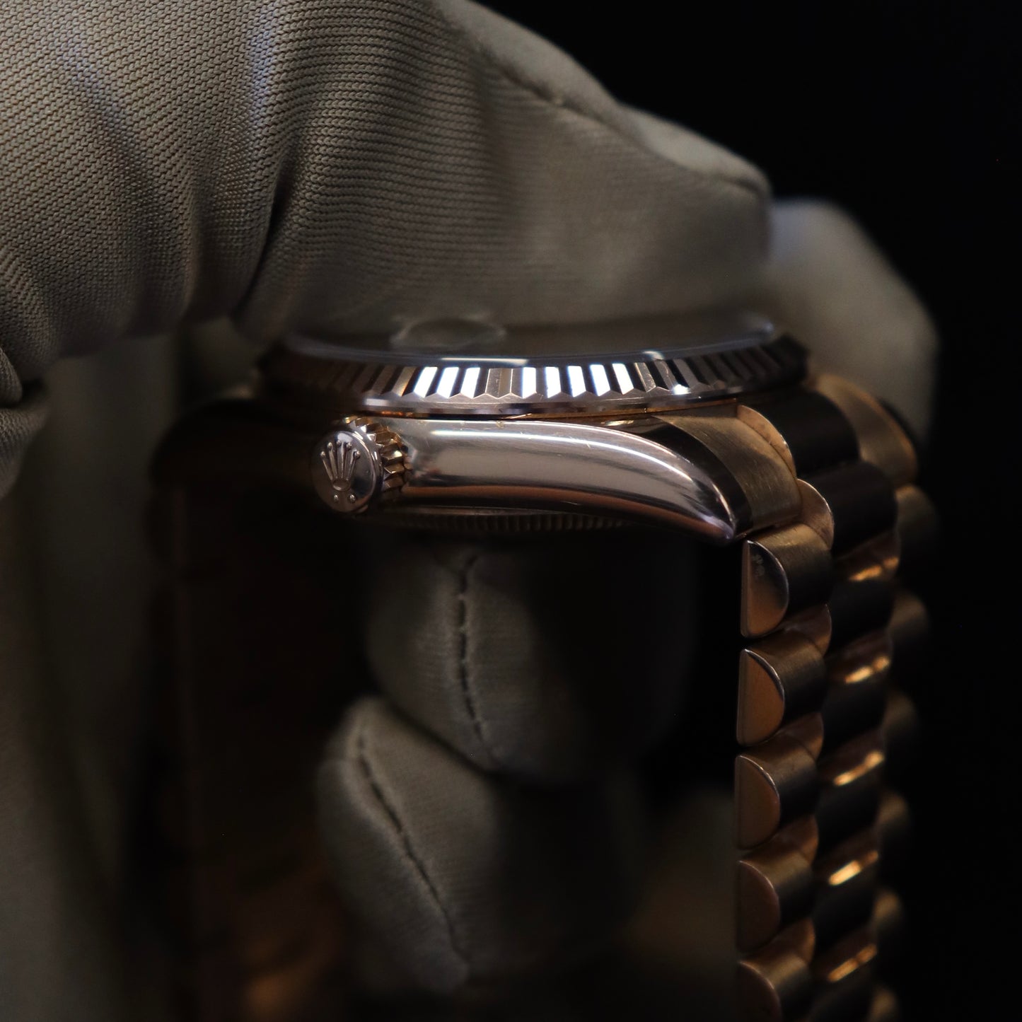 Rolex Day-Date 36 Rose Gold Mother of Pearl with Oxford Motif Diamond Indexes & Fluted Bezel President Bracelet 118235