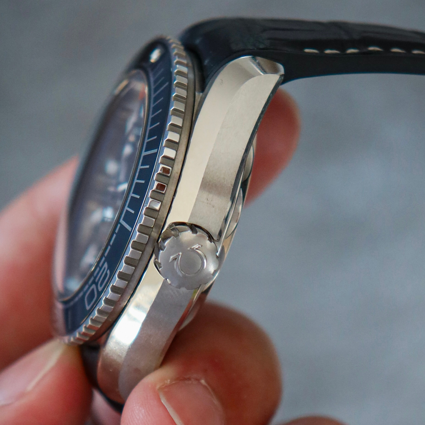 Omega Seamaster Planet Ocean 600M 43.5mm Steel on Leather Strap 215.33.44.21.01.001