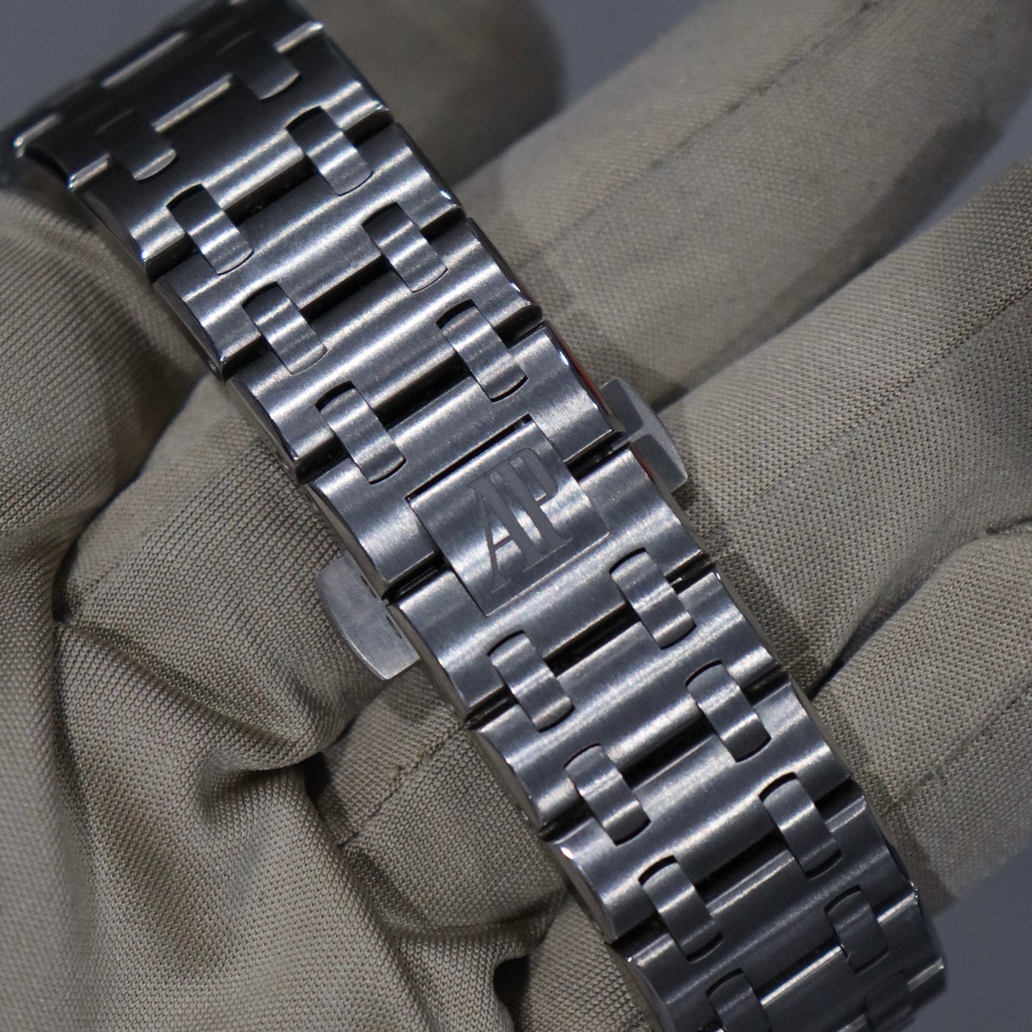 Audemars Piguet Royal Oak Offshore "Titanium" 42mm Gray Titanium 26238TI.OO.2000TI.01