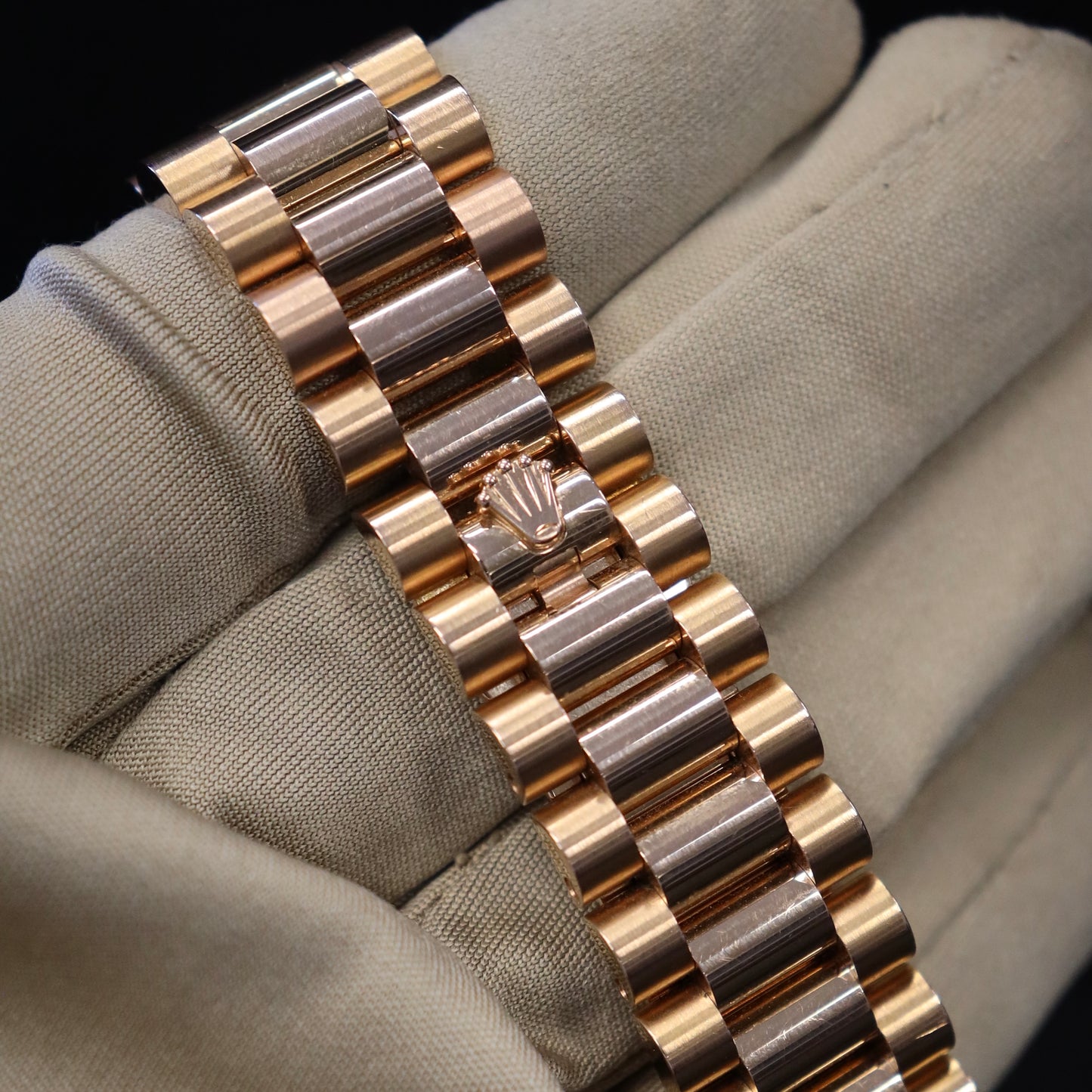 Rolex Day-Date 36 Rose Gold Mother of Pearl with Oxford Motif Diamond Indexes & Fluted Bezel President Bracelet 118235