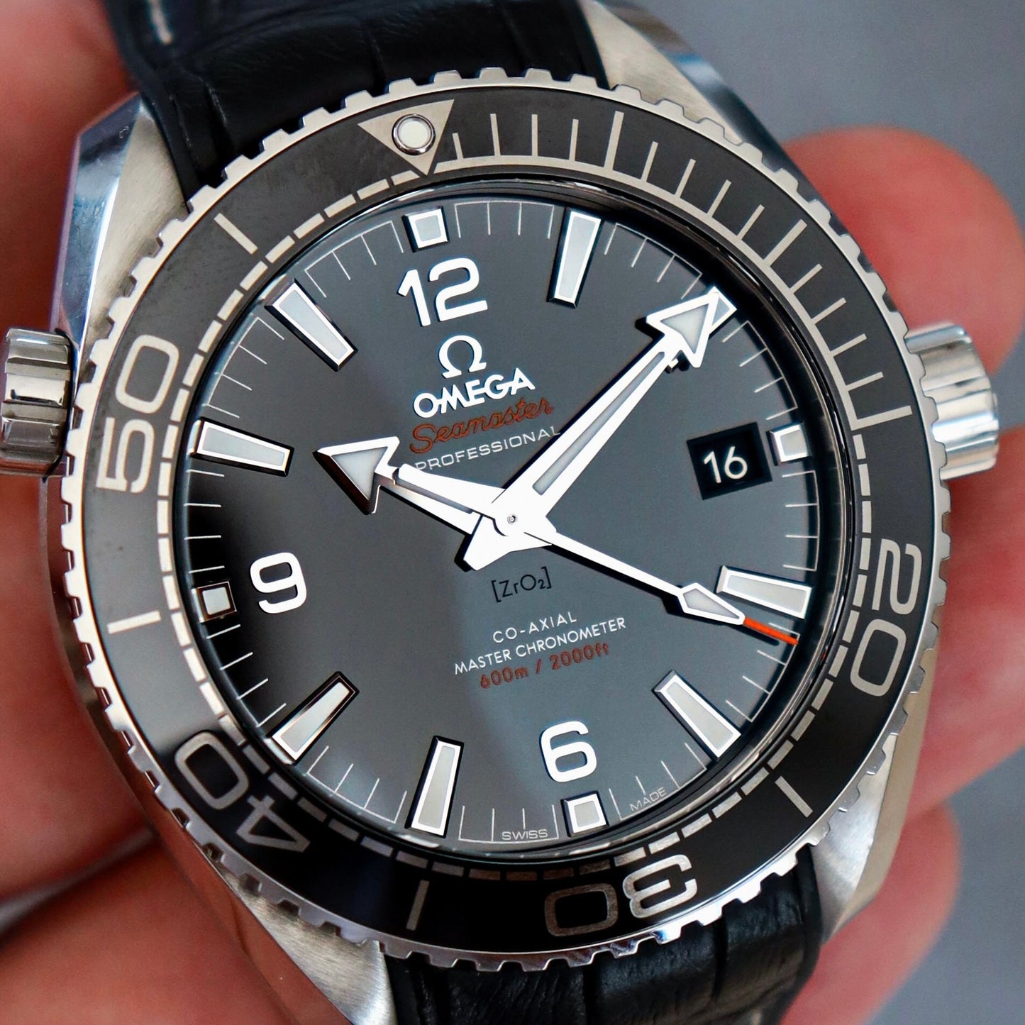 Omega Seamaster Planet Ocean 215.33.44.21.01.001