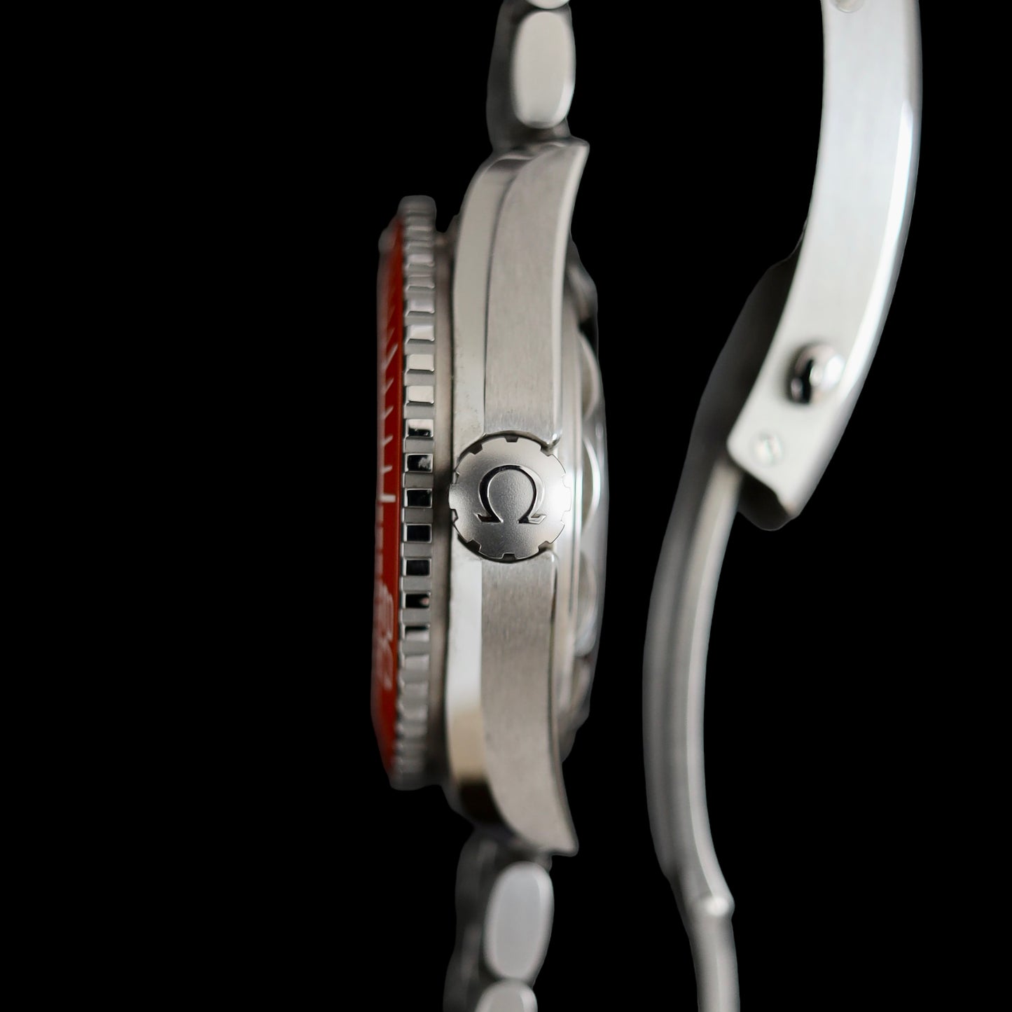 Omega Seamaster Planet Ocean 600m 215.30.44.21.04.001