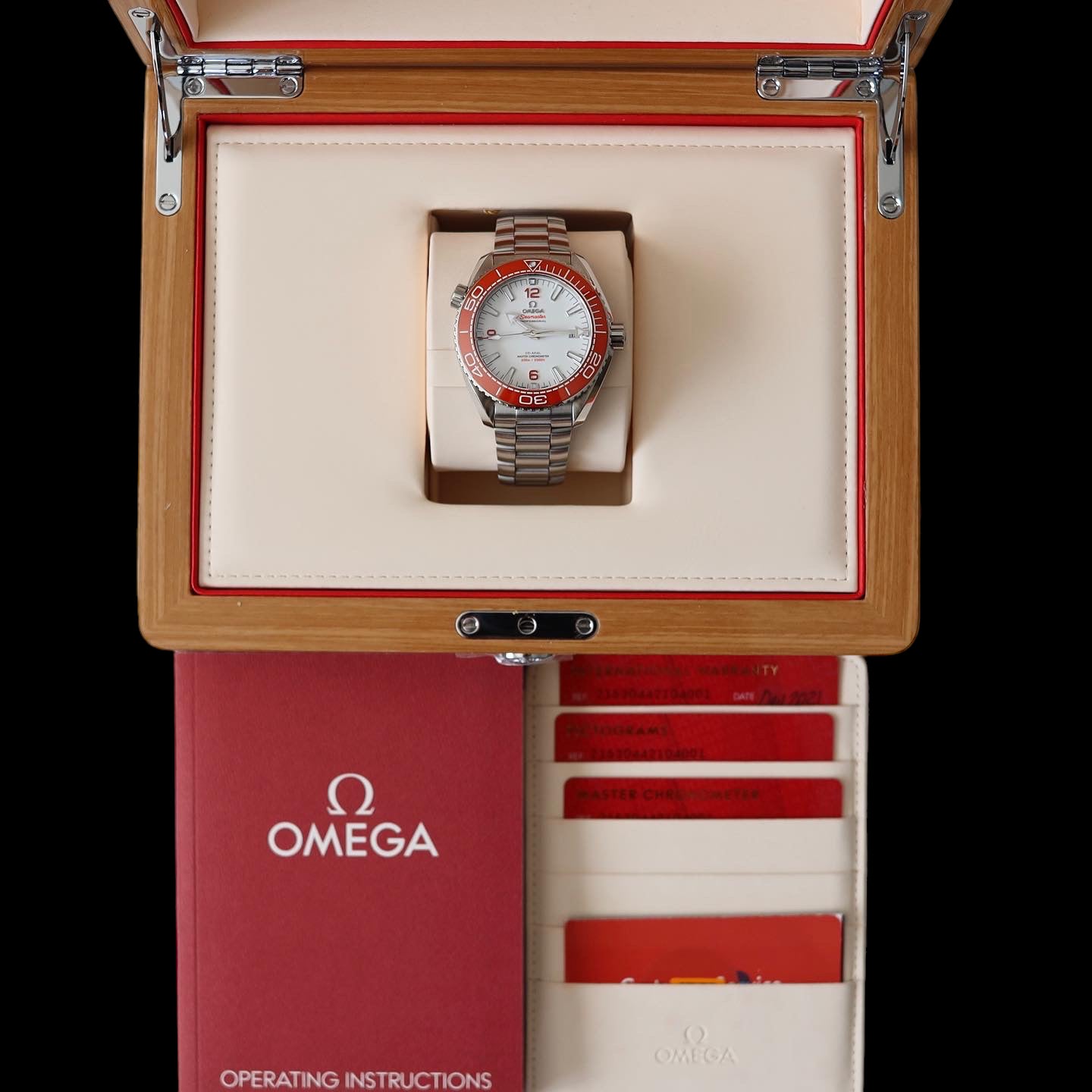 Omega Seamaster Planet Ocean 600m 215.30.44.21.04.001